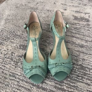 Seychelles Teal T Strap Leather Heels w Tassel 8.5